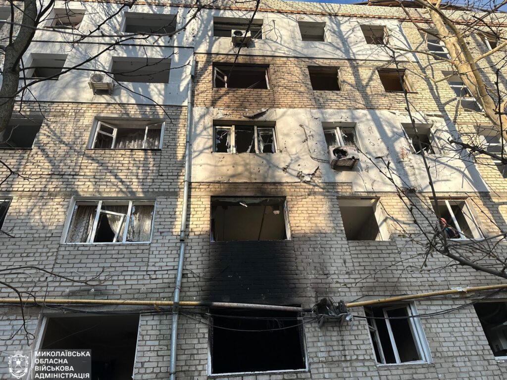 Наслідки нічної дронової атаки на Миколаїв (ФОТО, ВІДЕО) 13 Наслідки нічної дронової атаки на Миколаїв (ФОТО, ВІДЕО) 12