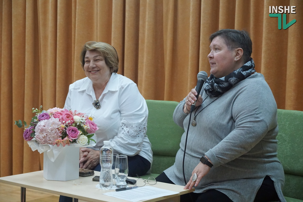 «З кожною книгою я оживаю» - у Центральній бібліотеці Миколаєва відбувся День видавництва Ірини Гудим (ФОТО) 15 «З кожною книгою я оживаю» - у Центральній бібліотеці Миколаєва відбувся День видавництва Ірини Гудим (ФОТО) 14