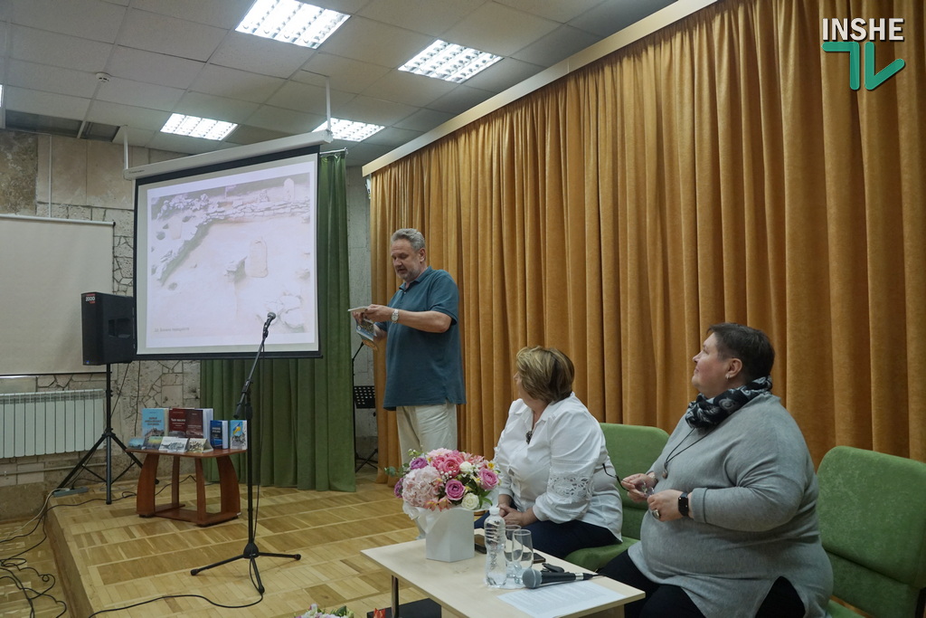 «З кожною книгою я оживаю» - у Центральній бібліотеці Миколаєва відбувся День видавництва Ірини Гудим (ФОТО) 17 «З кожною книгою я оживаю» - у Центральній бібліотеці Миколаєва відбувся День видавництва Ірини Гудим (ФОТО) 16