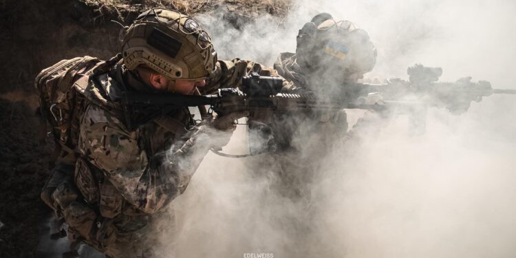 Оперативно з фронту. Протягом доби відбулося 111 боїв, де найгарячіше