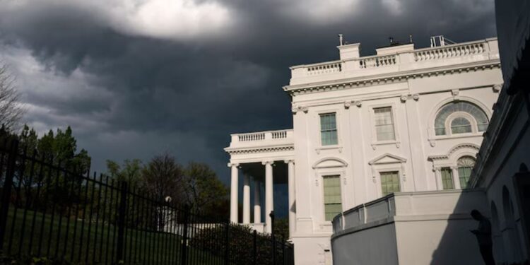 Черговий “несекретний” скандал в США – доступними для зайвих очей стали документи і план Білого дому