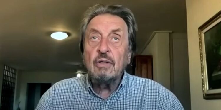 Батько Ілона Маска заявив ВВС, що вони з сином захоплюються Путіним (ВІДЕО)