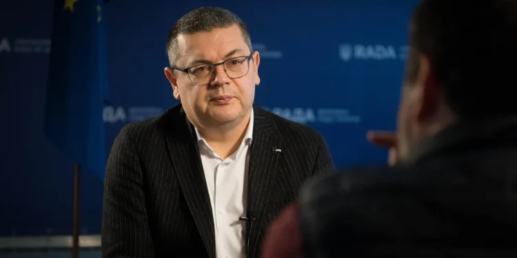 Нардеп від “Слуги”  заявив, що ФБР має зайнятися оточенням Трампа після його коментаря про удар по Сумах