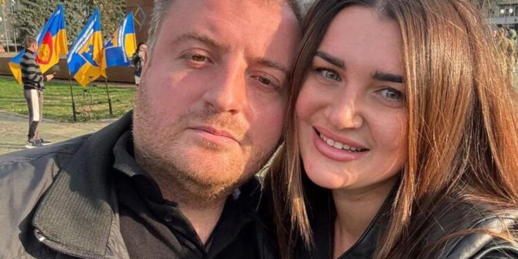 Зеленський звільнив Романа Мрочка з посади начальника Херсонської адміністрації, реакція його дружини на це обурила херсонців