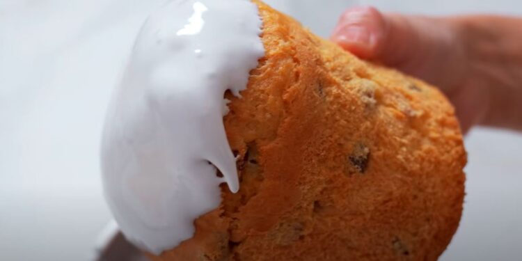 З паскою визначились, а глазур під питанням? Ось вам 3 рецепти (ВІДЕО)