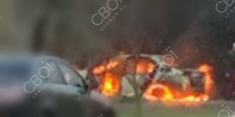 Рашисти вдарили балістикою по житловому мікрорайону Кривого Рогу – 12 загиблих, більше 50 поранених (ВІДЕО)