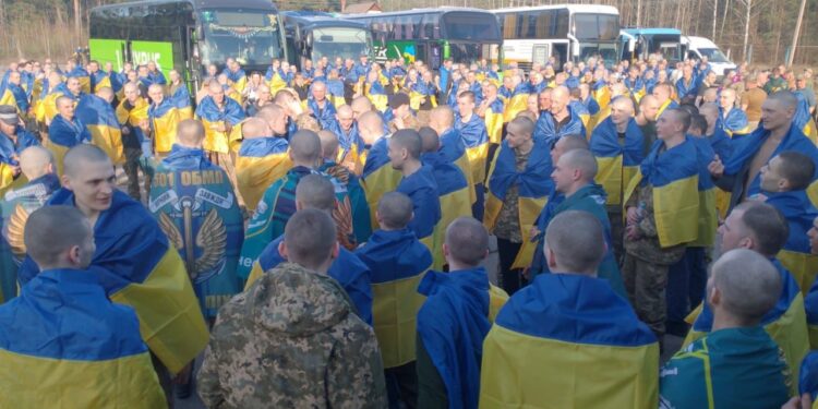 277 воїнів повернулися додому з російського полону (ФОТО)