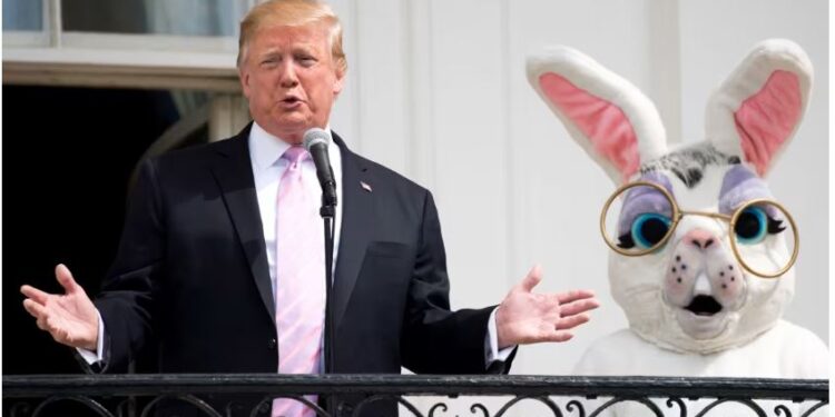 У Трампа великі проблеми з яйцями – йому навіть на Пасху пропонували бавитись пластиковими (ФОТО)