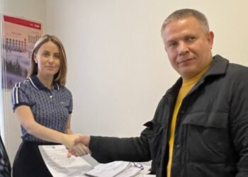 У Миколаєві перше ОСББ отримало грант на капітальний ремонт будинку, який пошкодили росіяни (ФОТО)
