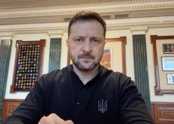 Зеленський збирав військовий кабінет. Про що йшлося (ВІДЕО)