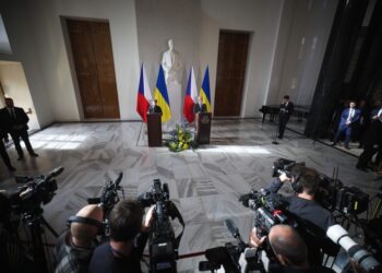Україна відкриє Центр єдності в Чехії: між урядами двох країн укладена Спільна декларація