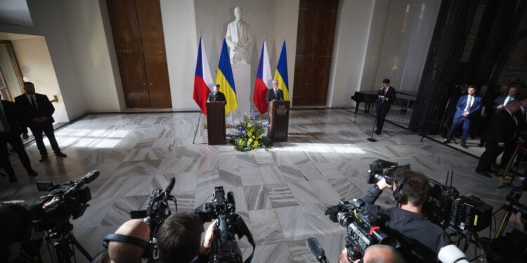 Україна відкриє Центр єдності в Чехії: між урядами двох країн укладена Спільна декларація