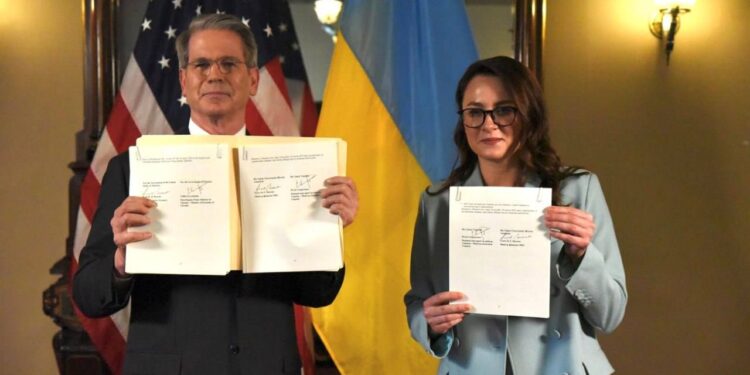 Україна і США підписали угоду про корисні копалини (ФОТО)