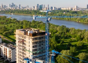 Українці найбільше з іноземців купують нерухомість у Польщі – бо у Варшаві дешевше, ніж у Києві