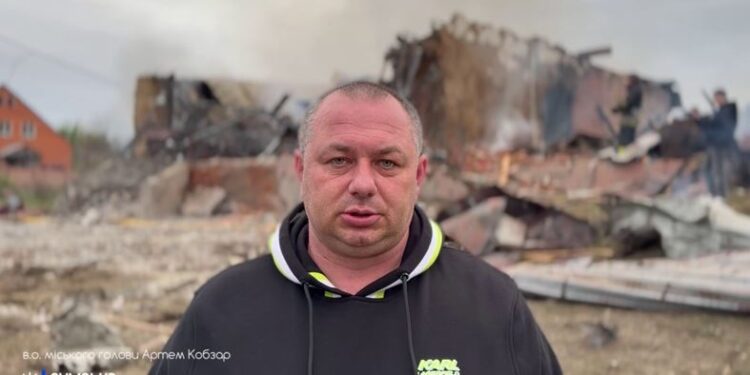 Окупанти вдарили балістикою по передмістю Сум – 3 загиблих (ФОТО)