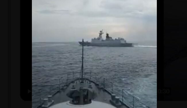 У Південнокитайському морі китайські кораблі агресивно переслідували філіппінські. Деталі конфлікту (ВІДЕО)