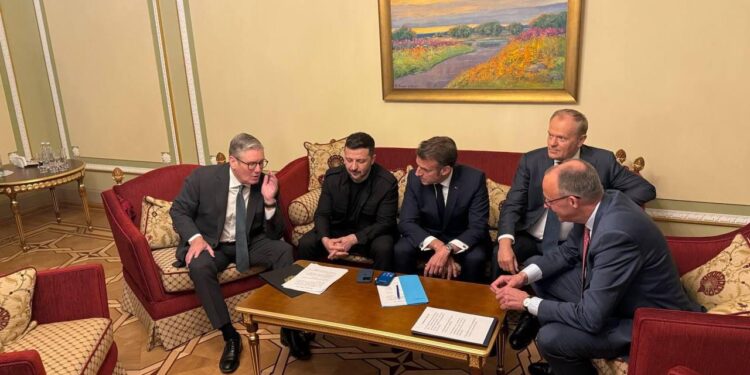 Зеленський, Макрон, Стармер, Мерц і Туск провели розмову з Трампом