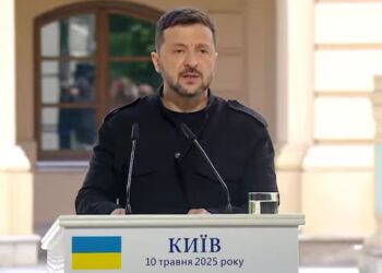 Зеленський розкритикував ідею Келлога про буферну зону: “Якщо ми відійдем на 15 км від Херсона – не буде Херсона”