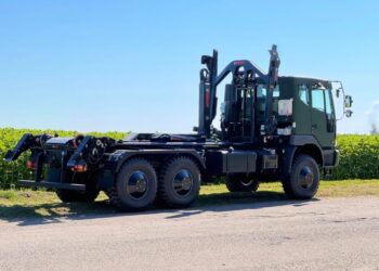 З початку року Міноборони допустило до експлуатації понад 50 зразків автомобільної техніки
