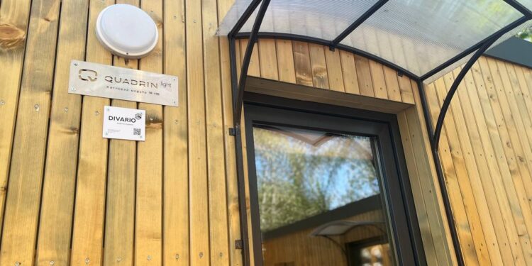 У Південноукраїнську на Миколаївщині перші 10 модульних будинків прийняли нових мешканців (ФОТО)