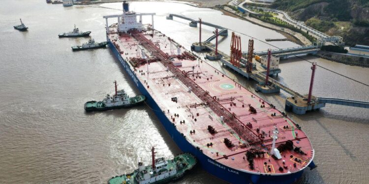 У торгівлі нафтою росія обходить санкції через Індонезію – СЗР