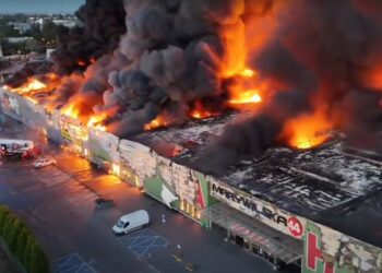 Туск звинуватив російські спецслужби у підпалі ТЦ у Варшаві