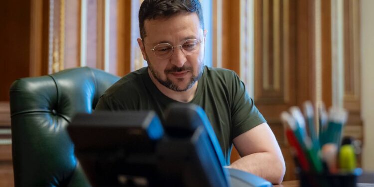 Про депортованих росією українських дітей і готовність України до переговорів – Зеленський поговорив з Папою Римським