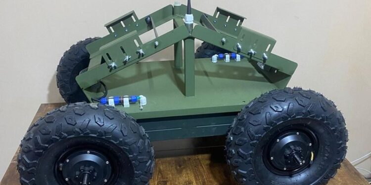 Міноборони допустило до експлуатації наземний робот «Спайдер»