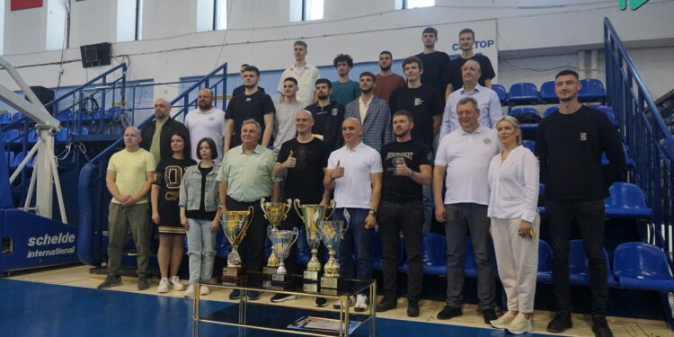 У Миколаєві привітали гравців «Ніко-Баскет» – нагородами, грошовими преміями та обіцянкою виступів у Суперлізі (ФОТО)