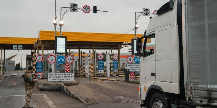 Рух на пункті пропуску “Ягодин – Дорогуськ” з Польщею розблоковано