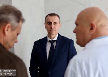 Візит міністра охорони здоров’я на Миколаївщину – обговорення низки проблемних питань, «екстреники» отримали 3 автівки від благодійників (ФОТО)