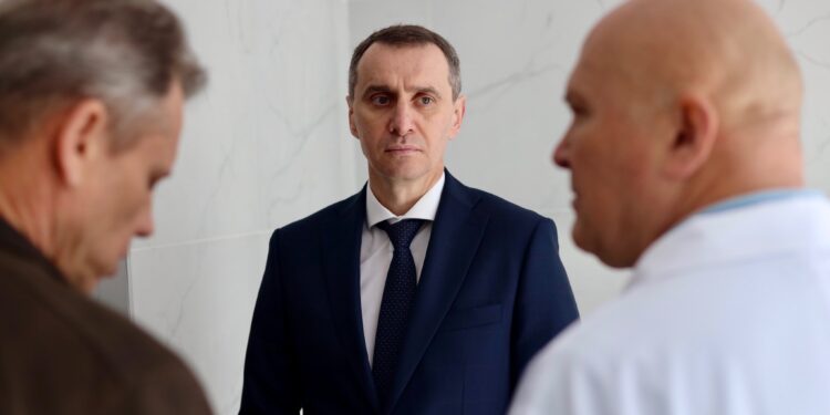 Візит міністра охорони здоров’я на Миколаївщину – обговорення низки проблемних питань, «екстреники» отримали 3 автівки від благодійників (ФОТО)