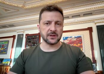 «Очікую, хто прибуде від Росії, і тоді буду визначати, які кроки варто робити Україні» – звернення Зеленського (ВІДЕО)