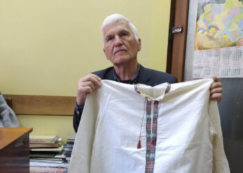 У День вишиванки музей в Миколаєві отримав подарунок – колекцію вишиванок (ФОТО)