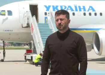 Зеленський прибув до Анкари та оцінив рівень російської делегації: «Більше схоже на бутафорський рівень» (ВІДЕО)