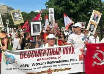 У Вашингтоні  росіяни провели “безсмертний полк”, їх супроводжували українці (ВІДЕО)