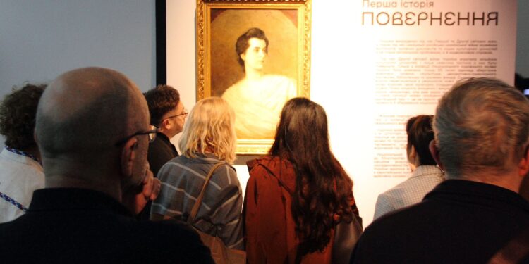 До Національного художнього музею України повернули картину, викрадену під час Другої світової війни (ФОТО)