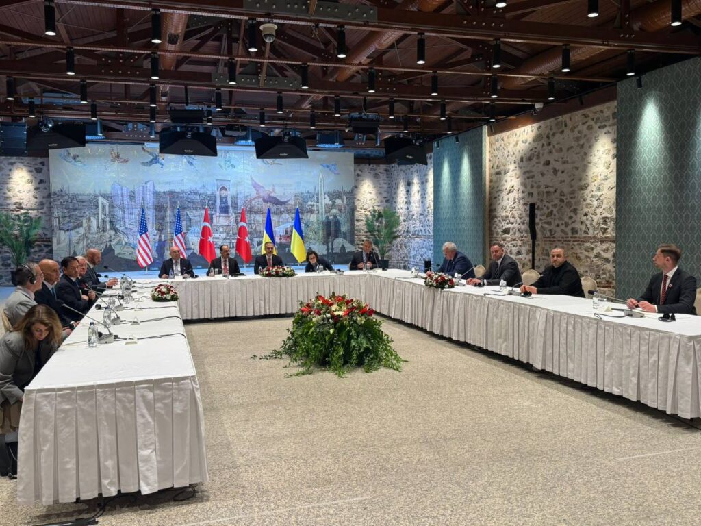 Україна і Росія погодилися на нову зустріч, - голова МЗС Туреччини 1