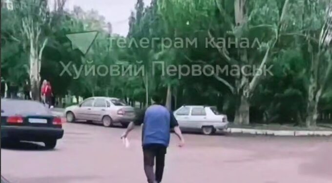 Миколаївський обласний ТЦК прокоментував інцидент у Первомайську: чоловік вдався до «перформансу» – заздалегідь викликав швидку і порізав собі руку