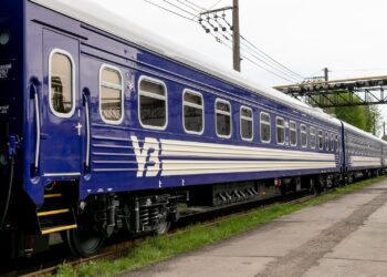Укрзалізниця отримала нові плацкартні вагони – перші в історії незалежної України (ФОТО)
