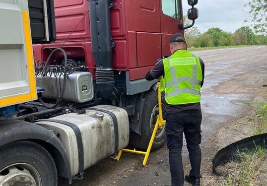 На Миколаївщині фура з перевантажем намагалась уникнути WIM. Не вдалось, тож штраф склав 68 тис.грн.