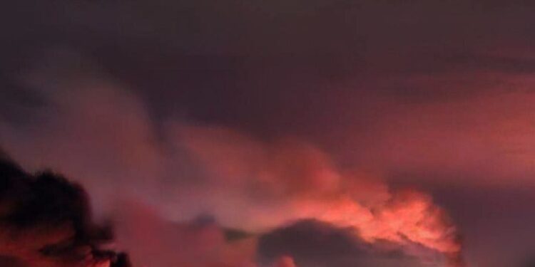 Київ пережив масовану ракетно-дронову атаку (ФОТО)