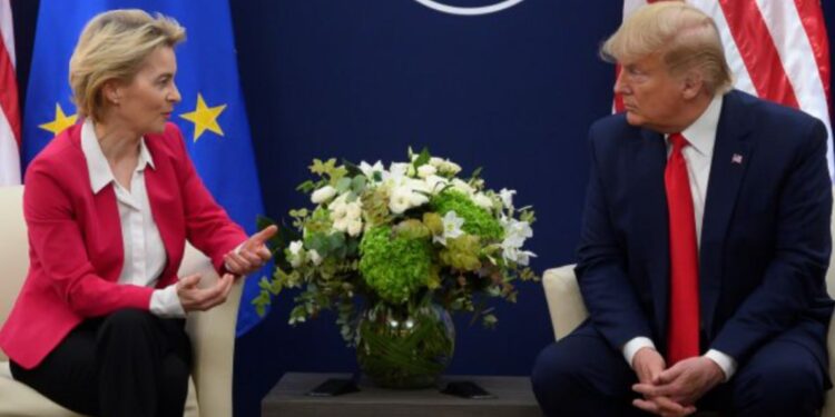 Трамп погодився відтермінувати введення 50% мита на товари з ЄС