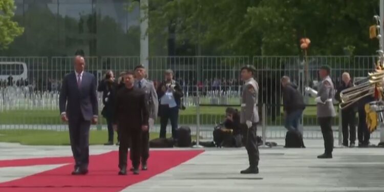 Зеленський вже у Берліні – зустрівся з Мерцом (ВІДЕО)