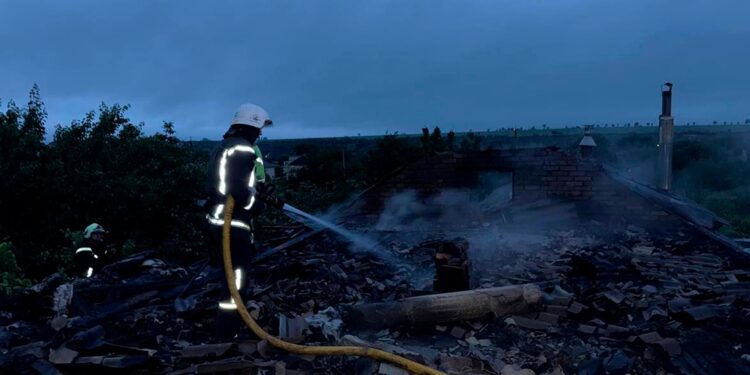 З 6 пожеж на Миколаївщині за добу одна була через ворожі атаки