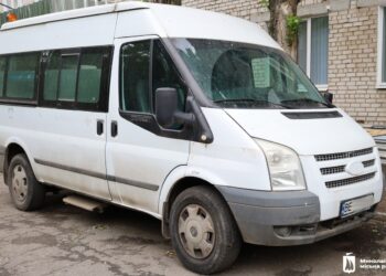 Від громади Миколаєва військовим передали автомобіль (ФОТО)