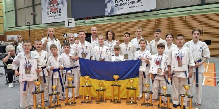 Миколаївські каратисти здобули 11 нагород чемпіонату Європи з кіокушин карате IKO-1 (ФОТО)