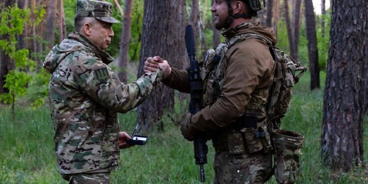 Бійці 425-го ОШП “Скала”, які виконують завдання на Покровському напрямку, отримали нагороди від Сирського (ФОТО)