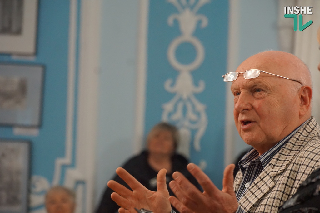 «Театр на Адміральській: минуле й сьогодення в картинах митця» - у Миколаєві відкрилась виставка Анатолія Крутікова (ФОТО) 23 «Театр на Адміральській: минуле й сьогодення в картинах митця» - у Миколаєві відкрилась виставка Анатолія Крутікова (ФОТО) 22