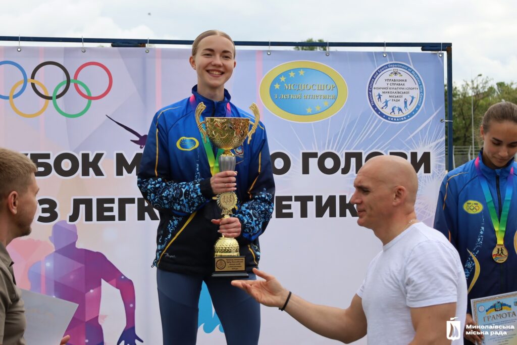 У Миколаєві Кубок міського голови з легкої атлетики визначив переможців (ФОТО) 15 У Миколаєві Кубок міського голови з легкої атлетики визначив переможців (ФОТО) 14